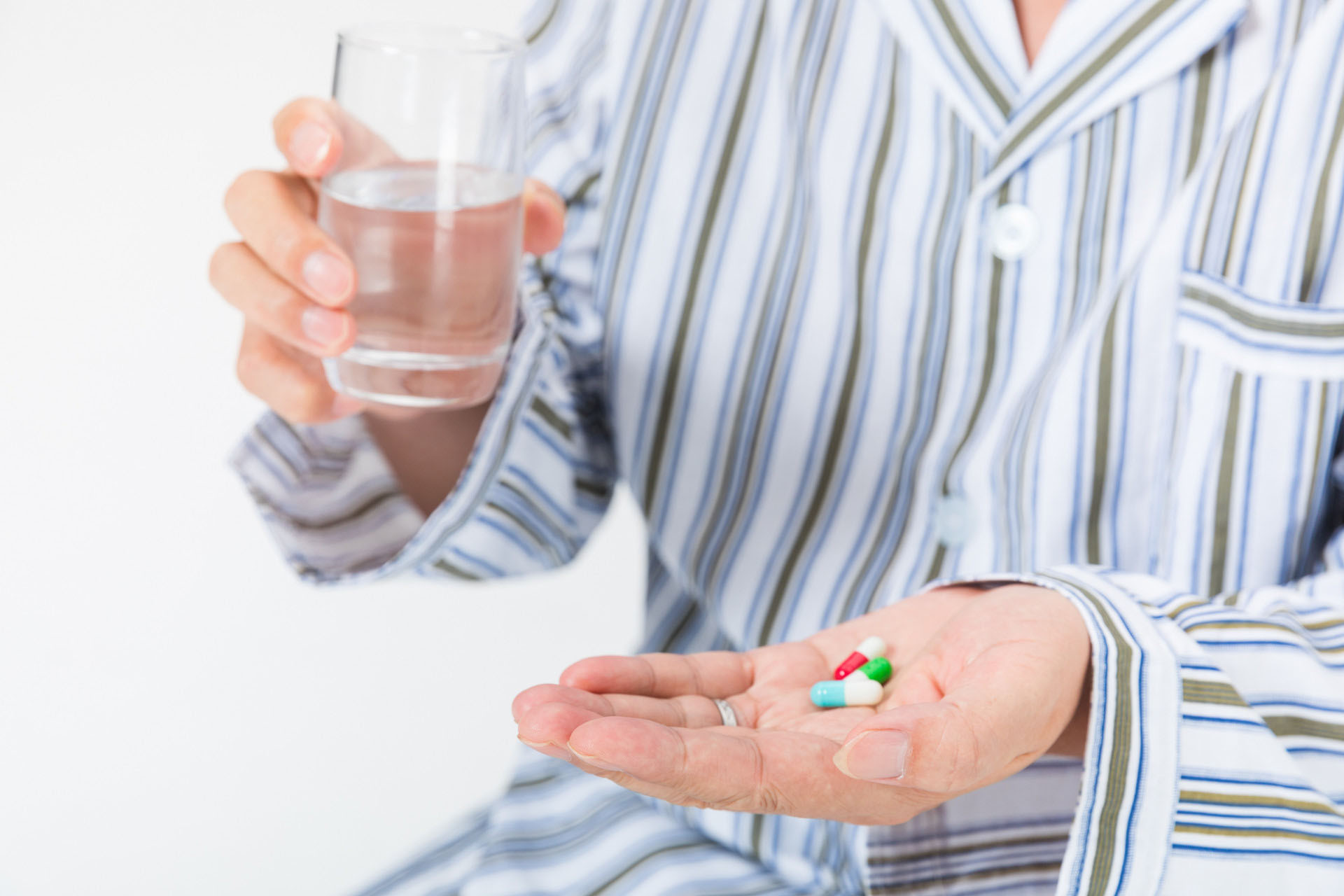 大家感冒时，是否也将各种感冒药混着吃？