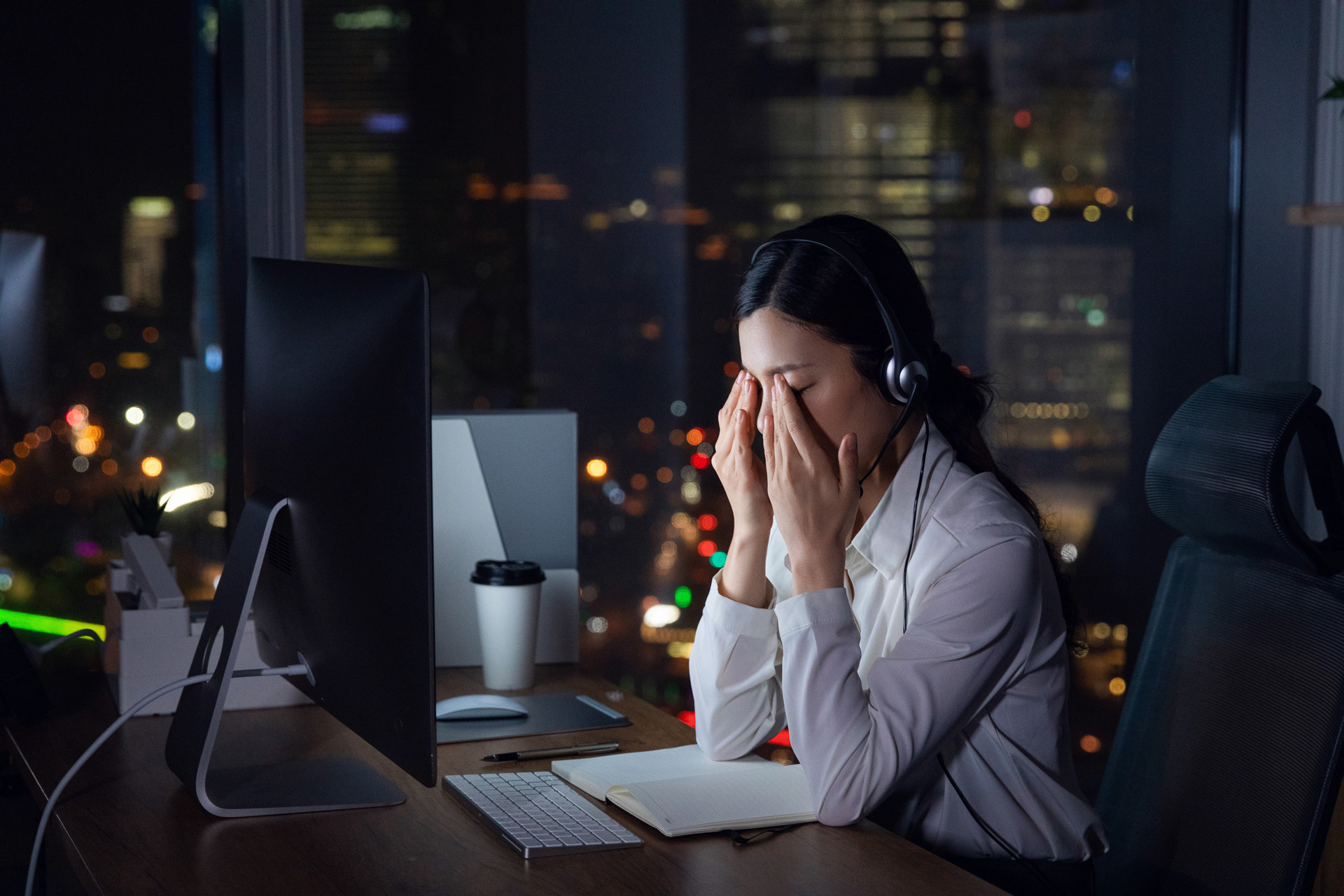 总感觉到眼部疲劳？这几个小妙招帮你解决！